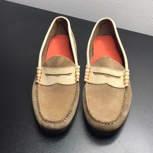 Suede Weejuns GH bass penny loafers size 10 1/2 D